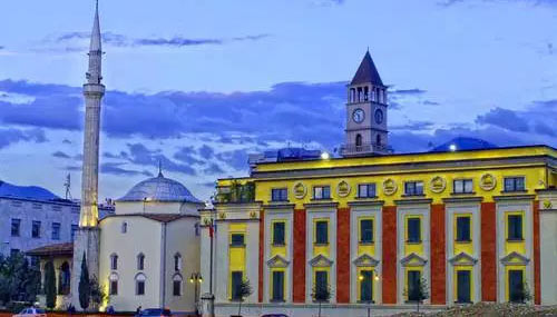 Tirana : une ville à découvrir et à petit prix