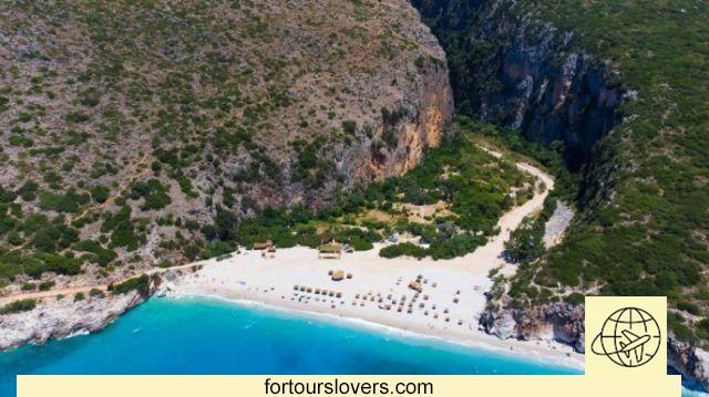 Playa de Gjipe, un destino imperdible en Albania