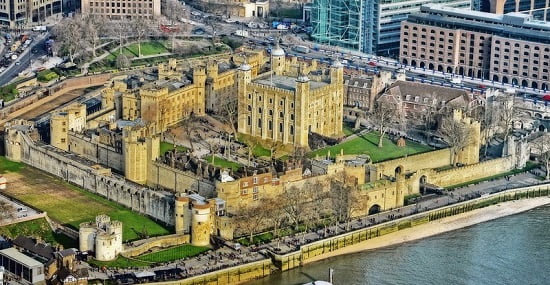 Visit to the Tower of London: timetables, ticket prices and how to get there