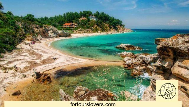Halkidiki Peninsula: what to do and the most beautiful beaches