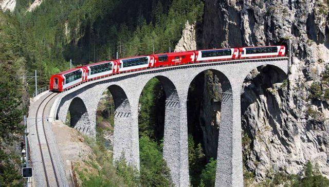 Incomum e bonito: Suíça para descobrir de trem