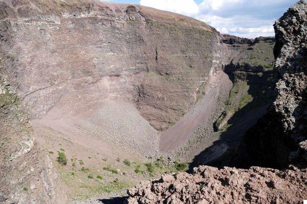 Vesuvius Excursion: How to Organize It and Useful Tips