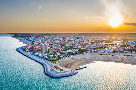 Where to sleep in Caorle: the best hotels and areas for beach holidays