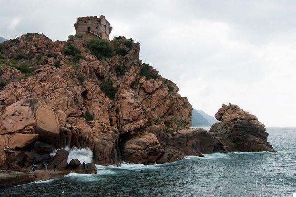 Along Corsica by motorbike, tips and travel diary on the road
