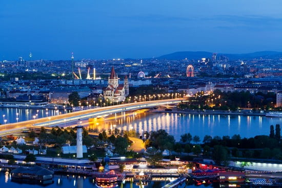 ¿Cómo ir de Viena a Budapest: en tren, en coche, en autobús o en avión?