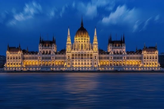 Visitez le Parlement de Budapest : horaires, tarifs, comment acheter des billets et des visites