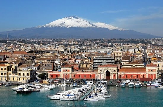 Where to sleep in Catania: best neighborhoods to stay