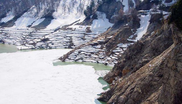 37 kilómetros entre paredes de nieve: el techo de Japón es espectacular