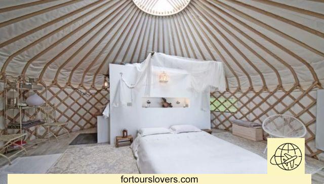 Hoje em dia você pode dormir em uma yurt até na Itália, no Lago de Garda.