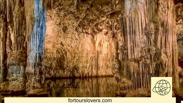 Cavernas de Netuno e Capo Caccia: um oásis na Ilha das Histórias