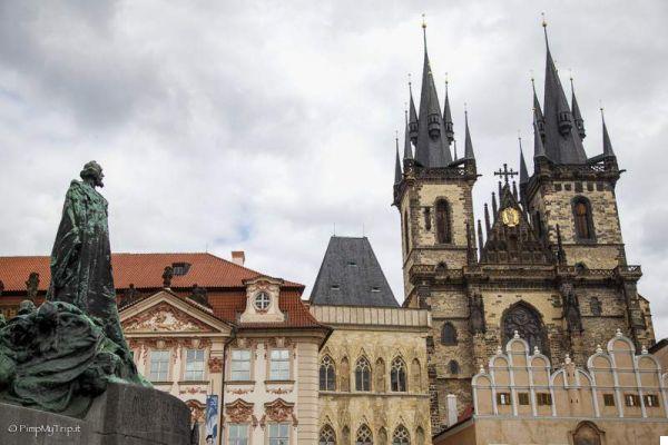 Le vieux quartier de Prague et le templier sans tête