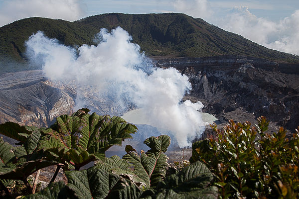 Légendes du Costa Rica : le volcan Poàs et sa voix d'or