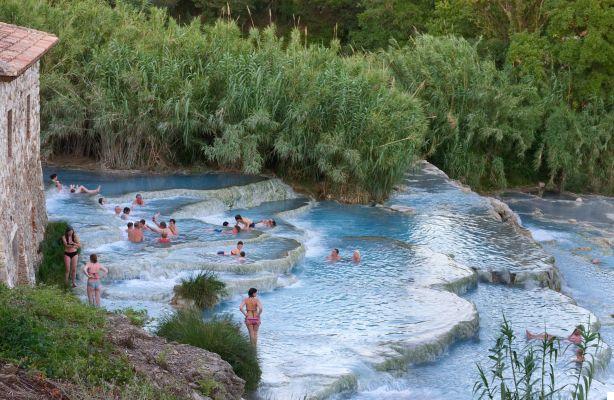 Visit the Terme di Saturnia: where to sleep and how to get there