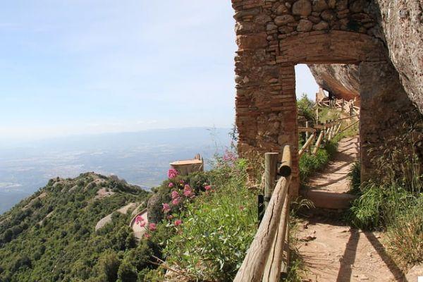Visitar Montserrat: cómo llegar desde Barcelona