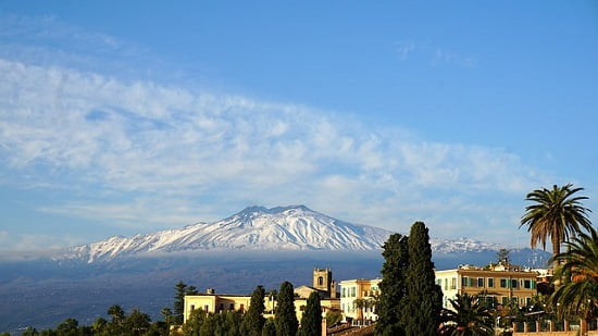 How to climb and visit Etna: where to sleep, tours and excursions on the volcano