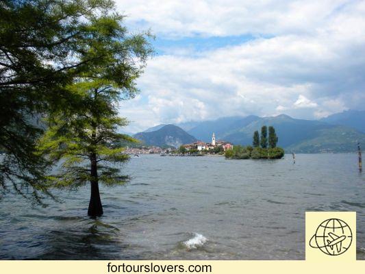 Borromean Islands: by ferry between the islands of Lake Maggiore