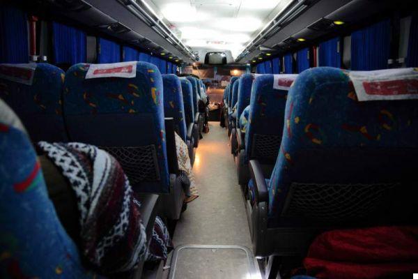 Viagem de ônibus: instruções de uso e saída preparada