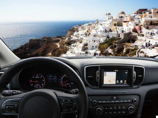 15 choses à savoir avant de louer une voiture à Santorin