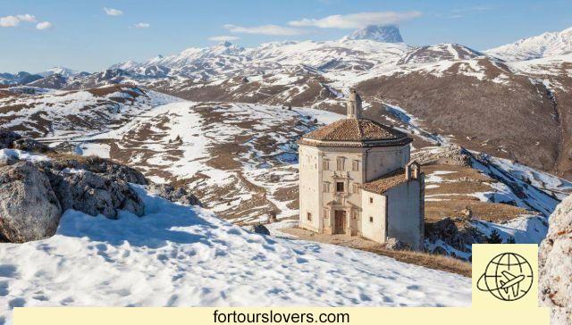 Este castillo nevado es la postal invernal más bella de Italia