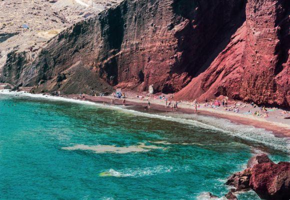 The beaches not to be missed during your holiday in Santorini