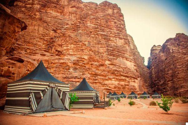 Onde dormir em Wadi Rum: Tented Camps, Lodges ou Martian Domes?