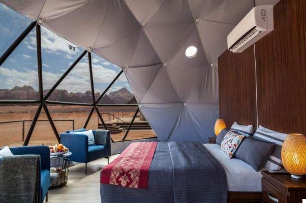 Where to sleep in Wadi Rum: Tented Camps, Lodges or Martian Domes?