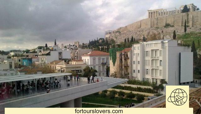 Tour between the museums of Athens, the culture of the capital of Greece.