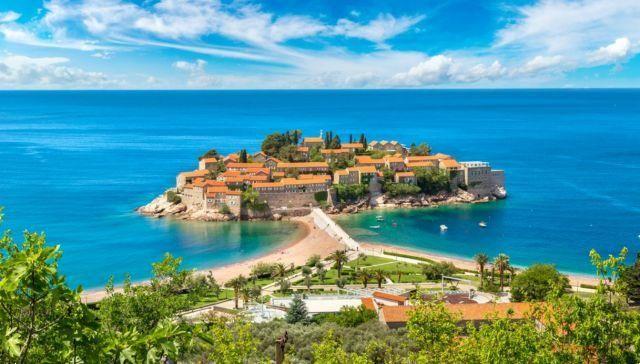 Férias em Sveti Stefan: turismo exclusivo em Montenegro