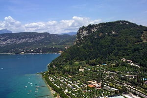 As 10 melhores aldeias e parques de campismo no Lago de Garda para famílias com crianças e casais