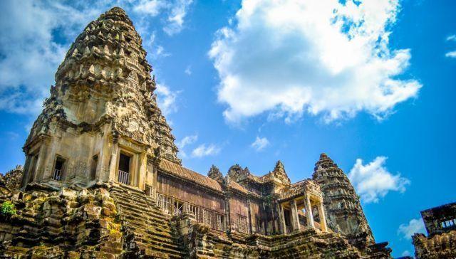 Passeio à capital do Camboja, com parada em Angkor Wat