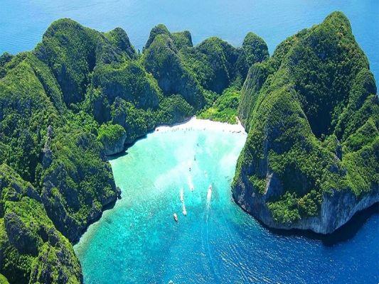 Isla Phi Phi, un paraíso de bahías y senderos