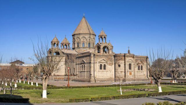 In Armenia, in the Echmiadzin Cathedral loved by Kim Kardashian