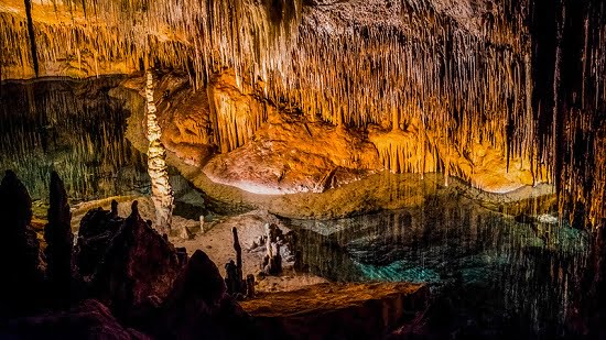 Visite as Cuevas del Drach ou Cavernas do Dragão em Maiorca