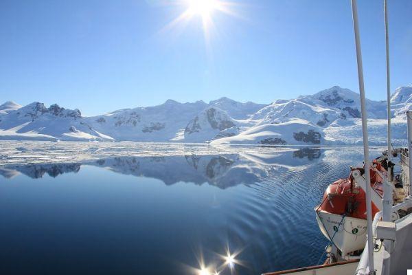 South direction, to discover Antarctica