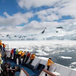 Dirección sur, para descubrir la Antártida