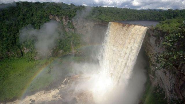 How to get to Kaieteur Falls, Guyana, and what to see in the surrounding area