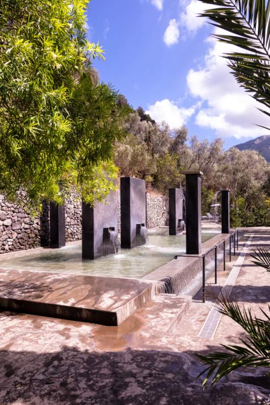 Les 5 plus beaux spas et thermes naturels d'Ischia avec les heures d'ouverture, les prix et les informations.