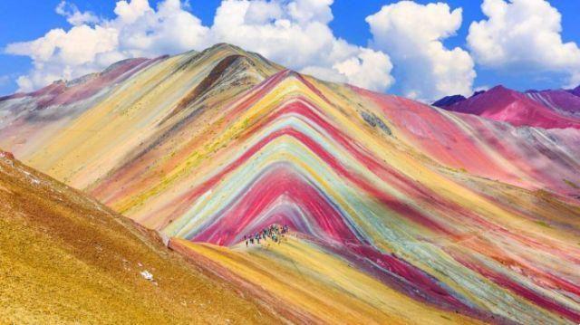 Como numa pintura: a montanha que roubou as cores do arco-íris