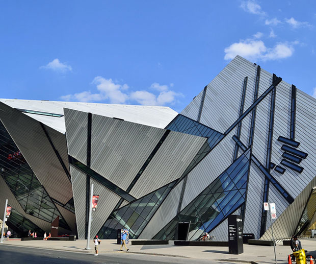 What to Do in Toronto: The Must-See Attractions