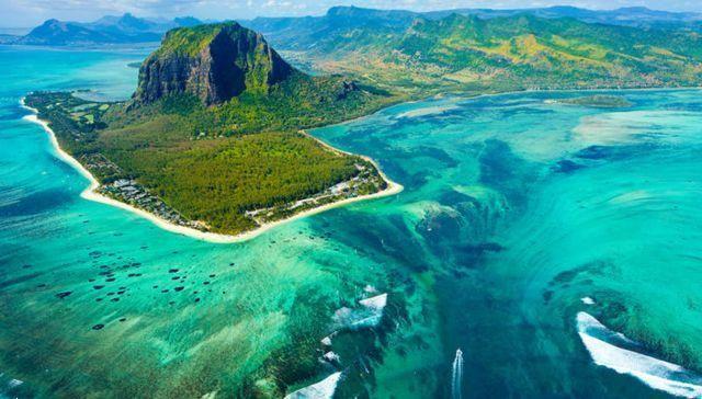 Mauritius, the perfect island to go on summer holiday