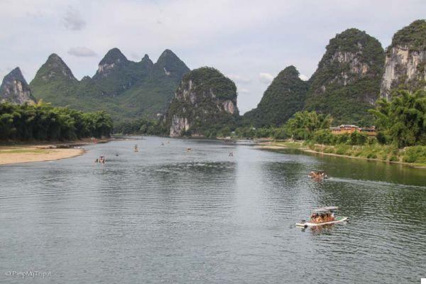 Rafting en bambou sur la rivière Li de Guilin à Yangshuo