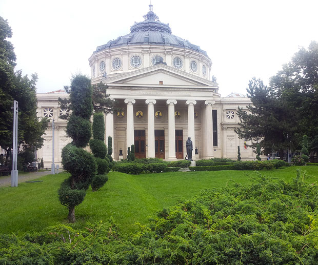 Visitando Bucareste: Onde ficar e o que fazer