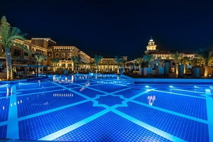 Dónde alojarse en Abu Dabi: las mejores zonas y hoteles para dormir