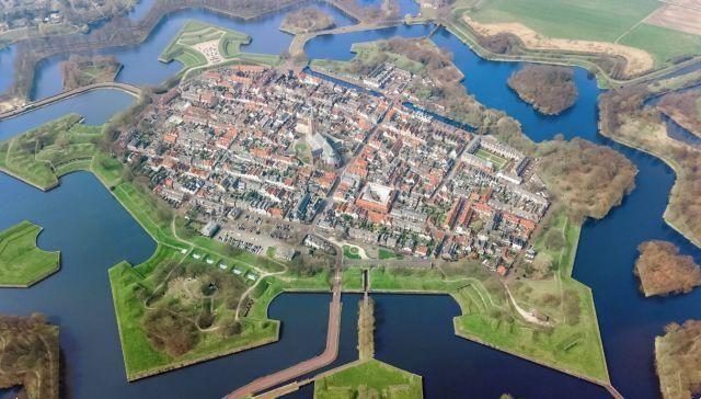 Naarden, la ville forteresse hollandaise qui ressemble à une étoile