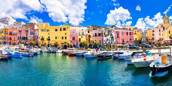 Holidays in Procida: where to sleep and how to get to the island
