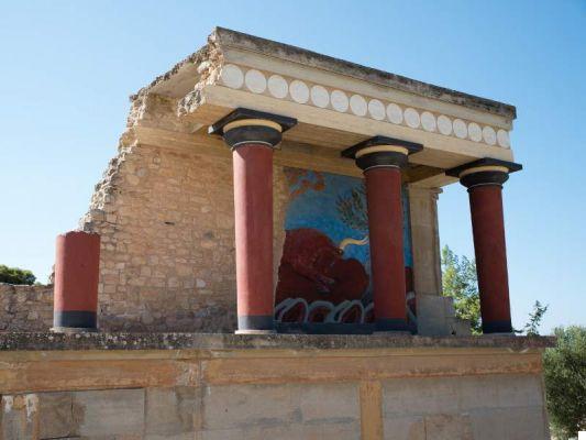 The Palace of Knossos and the Legend of the Minotaur
