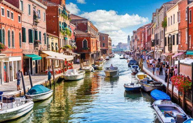 Visiting Murano from Venice: How to Get There and What to See