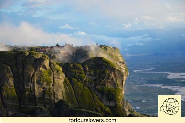 Visit the Meteora in Greece: how to get there, where to sleep and much more